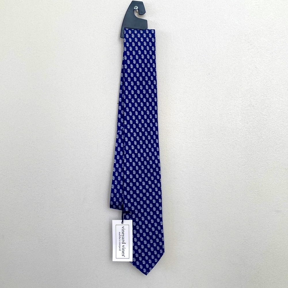 San Diego Padres Vineyard Vines MLB necktie. Retired colors - Navy & White!